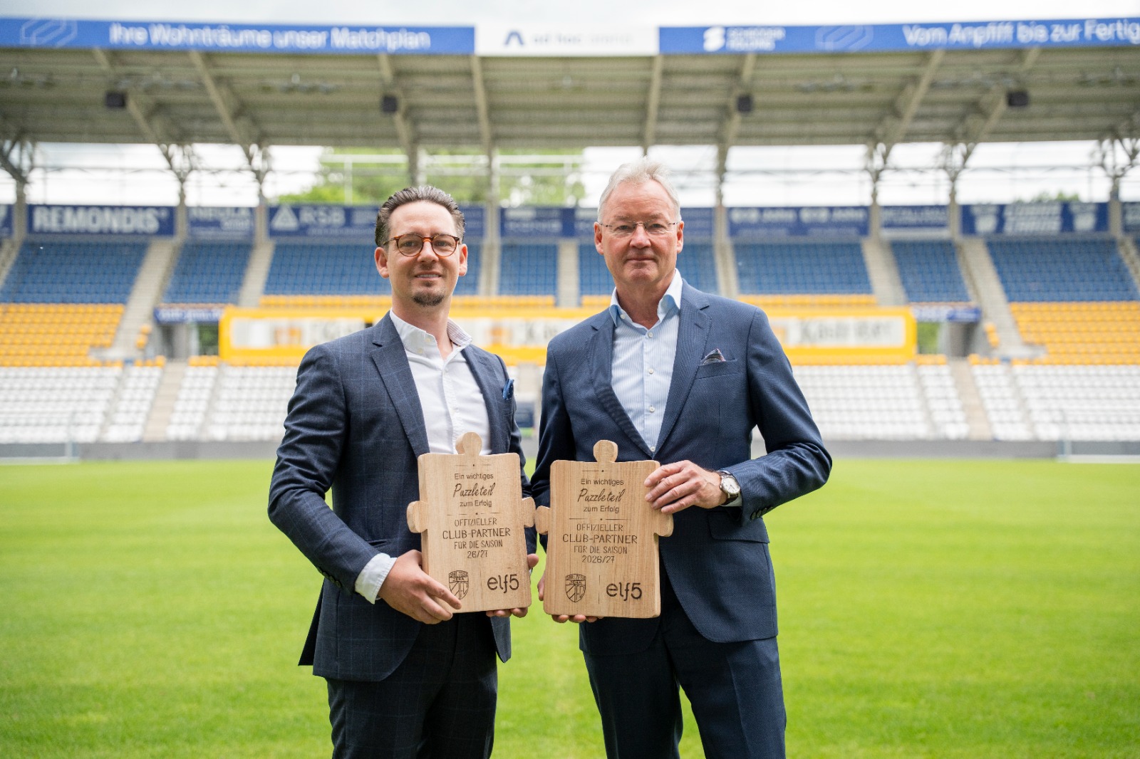 AICON Geschäftsführung mit dem FC Carl Zeiss Jena im Stadion